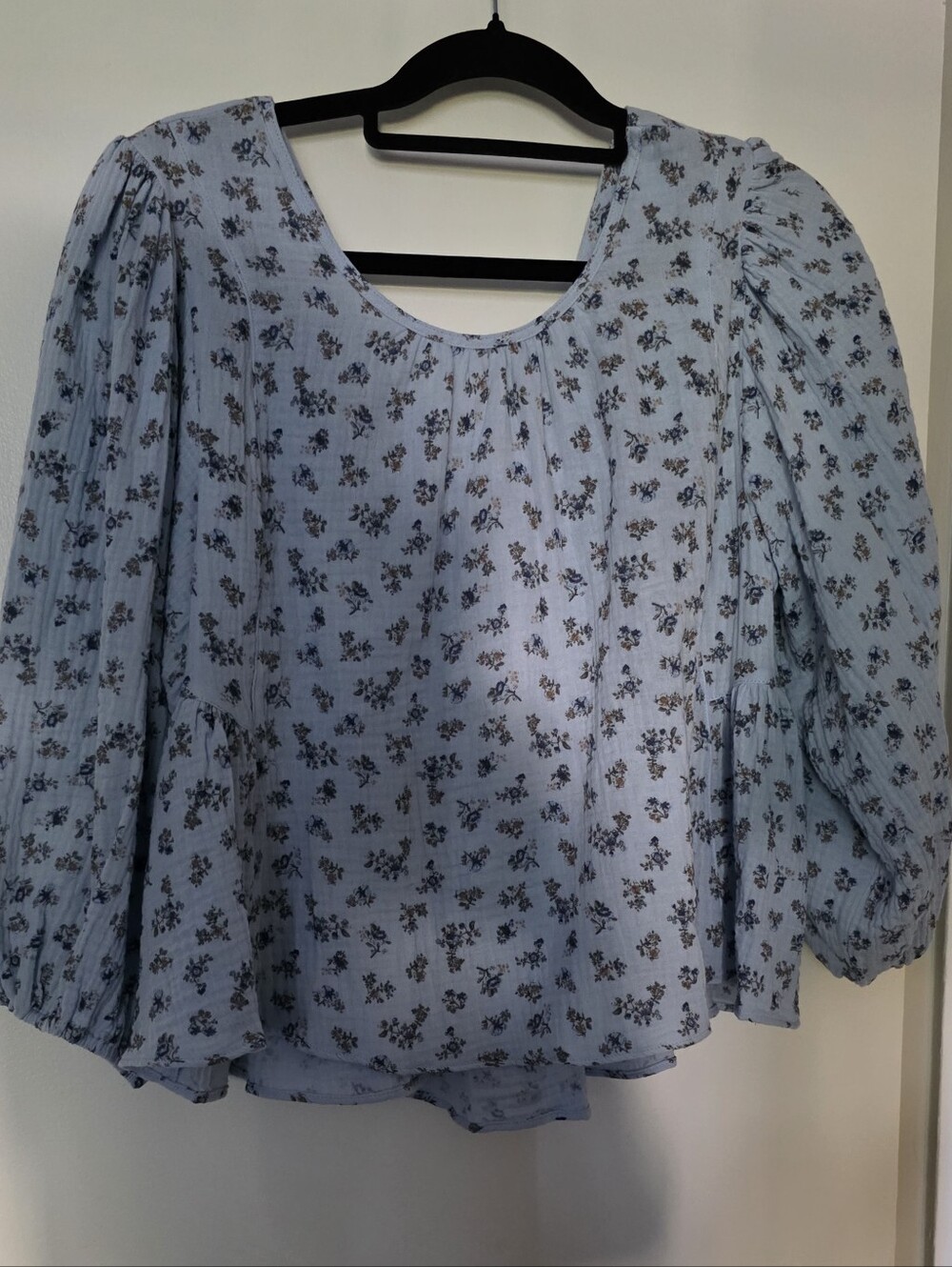 Light Blue Floral Puff-Sleeve Women’s Top Tied In Back